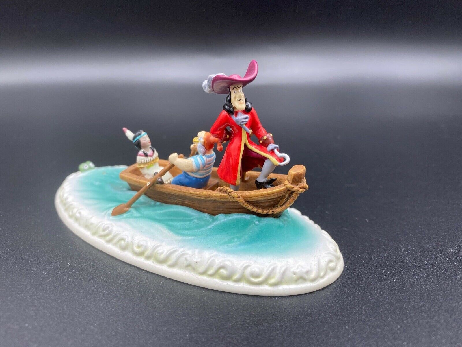 Disney Capitain Hook kidnapped, by OLSZEWSKI From Peter Pan 2001 Figurine -   Canada