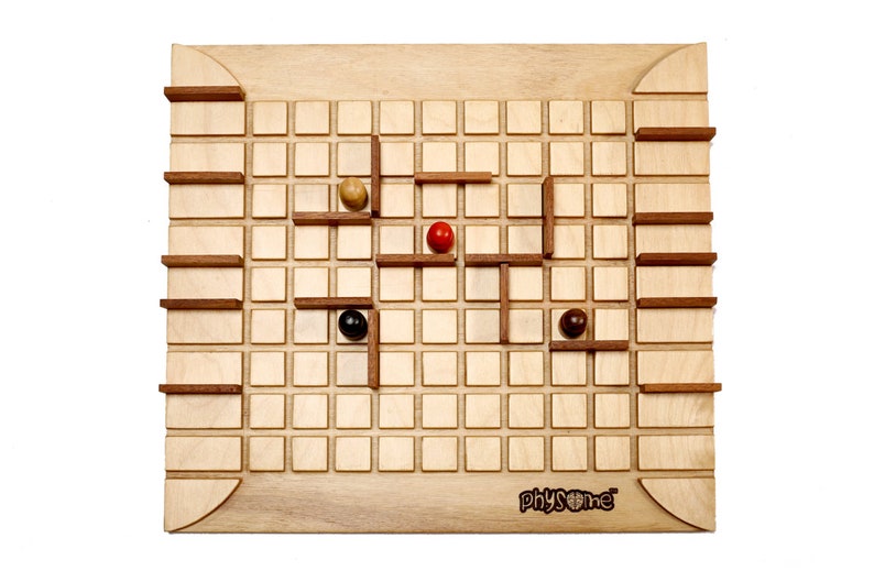 FAMOUS GAME, WOODEN Board Game, Quoridor 24 Player Wall Trapme