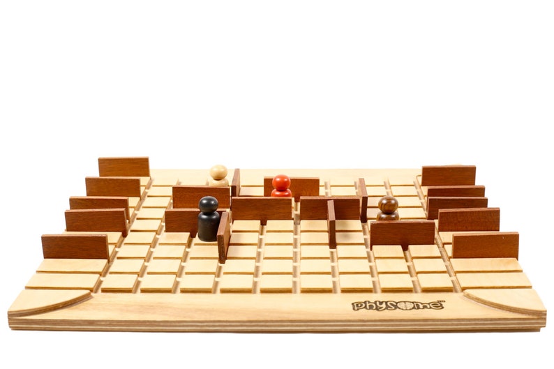 FAMOUS GAME, WOODEN Board Game, Quoridor 24 Player Wall Trapme