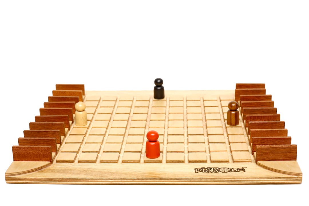 FAMOUS GAME, WOODEN Board Game, Quoridor 24 Player Wall Trapme Popular Game, Adult Table Top