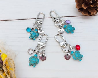 Personalised Tiny sea turtle keychain with letter，Good Luck Charm Mom&#39;s gift, Travel turtle keyring with birthstone,Graduate Keychain Gift