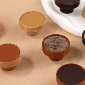 Boutons de tiroir en cerisier ronds/poignées d'armoire en frêne/poignées de garde-robe en noyer/boutons en hêtre/poignées en bois en cuir/boutons de cuisine moderne