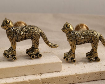 Roller Skate Cat Drawer Knob/Vintage Brass Drawer pull/Custom Engraved Cabinet Handle/Nusery Room Wardrobe Door Knobs/Modern Kitchen Handle