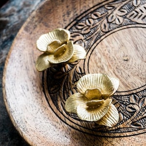 Orchid brass knobs and Pulls/retro flower Drawer Knobs/Cabinet Pulls/Wardrobe Pull /offices Knob /cafes Knob /restaurant  Knob