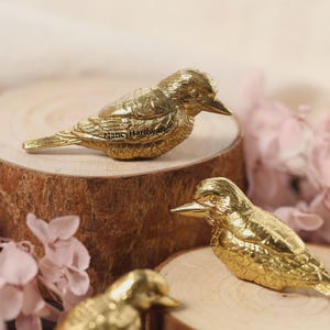 ハミングバード真鍮ノブとプル/鳥の引き出しノブ/カスタム彫刻キャビネットプル/ワードローブプル/ドアハンドル/キッチンカフェノブ