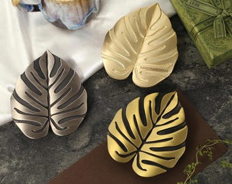 Monstera leaf  brass knobs and Pulls/Turtle Leaf Drawer handles/Custom Engraved Cabinet Pulls/Wardrobe Pull/offices Knob/Kitchen cafes knob