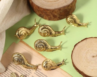 Snails brass knobs and Pulls/Drawer Knobs/Custom Engraved Cabinet Pulls/Wardrobe Pulls/offices Knobs/cafes Knobs/Kitchen handles/Door pulls