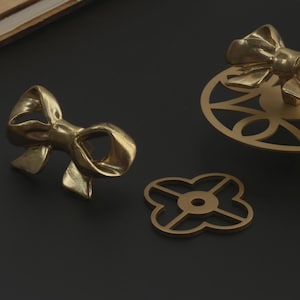 Brass Bow Knobs Pulls/Solid Drawer Bow Knobs With Plate/Backplate bow cabinet pulls/Custom Engraved Wardrobe knob/Cupboard Dresser pulls