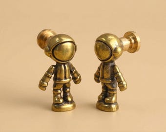 Spaceman Cabinet Knob, astronaut Drawer Pull,Furniture Handle,Kids Room Dresser Hardware boy room Decor,Nursery Cupboard  Handle
