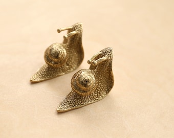 Snails brass knobs and Pulls/Animal snail Drawer Knobs/Cabinet Pulls/Wardrobe Pull /Kitchen Knob /Dresser Knob /restaurant  Knob
