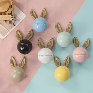 Perillas de cerámica con forma de conejito/Perillas de cerámica para cajones infantiles/Tiradores de cajones con forma de conejo para guardería/Manijas de gabinete grabadas a medida/Perillas de animales