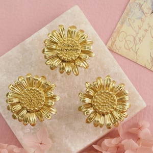 Sunflower solid brass knobs and Pulls/retro flower Drawer Knobs/Custom Engraved Cabinet Pulls/Wardrobe Kitchen Knobs/Nursery Dresser pulls