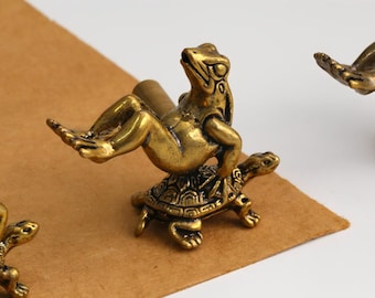Frog and Turtle knobs and Pulls/Drawer knobs/Custom Engraved Cabinet Pulls/Wardrobe Door Pulls/Kitchen Knobs/Nursery decorative handles