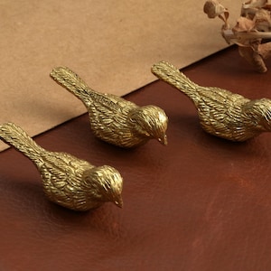 Bird brass knobs and Pulls/retro bird Drawer Knobs/Custom Engraved Cabinet Pulls/Wardrobe Pulls/door handle/offices Knobs/cafes Knobs