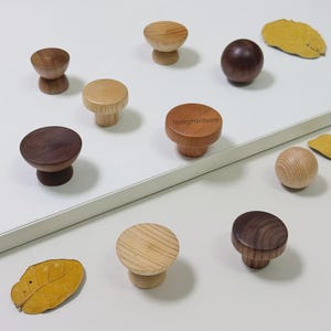 Wooden flat Drawer Pulls Knobs/Walnut Ash Cupboard Handles/Custom Engraved Cabinet Pulls/Wardrobe Pull/Dresser knobs/Wooden kitchen handles