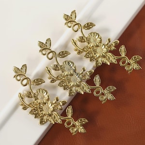 Wild flower solid brass knobs and Pulls/Retro Flower Drawer handles/Custom Engraved Cabinet Pulls/Wardrobe Desk Knobs/kitchen door handles