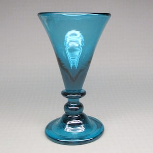 Jamestown Glasshouse hand blown beer glass , rolled edge and melted pontil (1880-A)