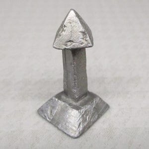 Richard L. Synek chess piece , pawn , pewter / silver 1965 (2747L)