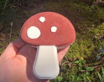 Mushroom Bath Bomb: Rainbow Surprise Inside, Petrichor Scent