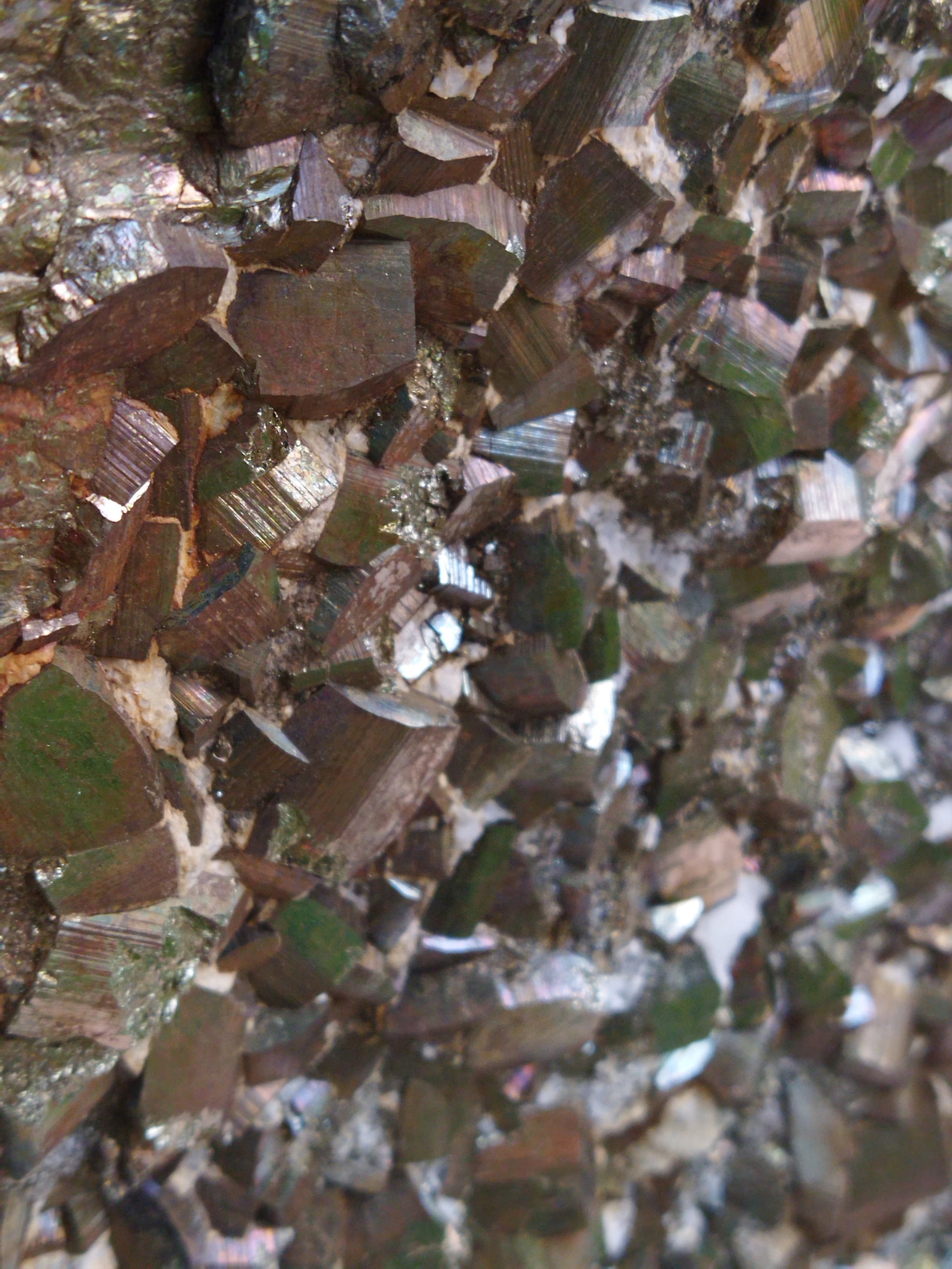 Raw Rainbow Pyrite Stone. 55 KG 250000 Karat.48x30x15cm