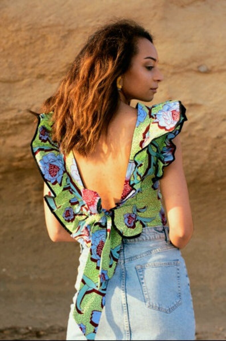 with ruffles and back to the air Ethnic top in wax