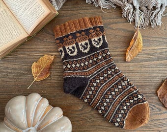 Acorn Harvest Socks - PDF パターン編みジャカード ソックス、秋リス