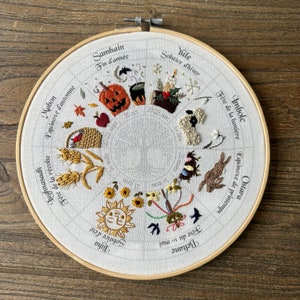 Wheel of the year : calendar to embroider, sabbats phenology wheel