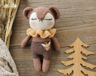 Copain des bois : Mon ours gourmand - Patron crochet PDF disponible en français et en anglais