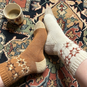 Once upon a quilt socks - Pdf knitting pattern colourwork, patchwork star