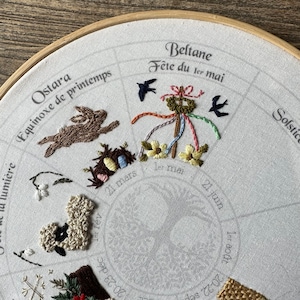 Padrão de bordado Beltane - meu calendário do ano para bordar: os sábados, disponível em francês e inglês, primavera, 1º de maio