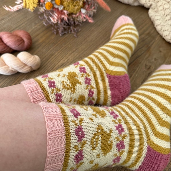 Spring rabbit socks - Patron PDF tricot chaussettes jacquard, motif lapin et fleurs rayures