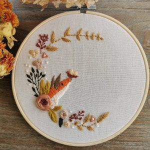 The fox who was looking for spring - PDF pattern step by step beginner guide available in French and English, botanical floral