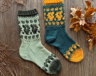 Squirrel socks - Pdf knitting pattern colorwork, forest acorn autumn leaves