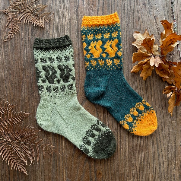 Squirrel socks - Pdf knitting pattern colorwork, forest acorn autumn leaves