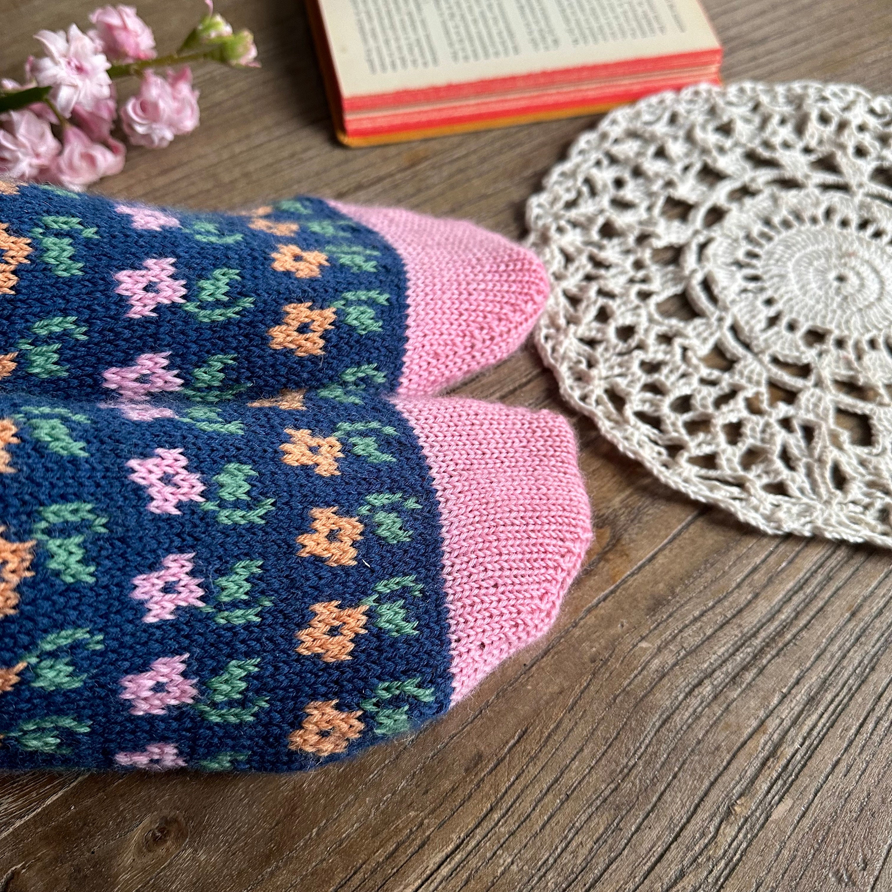 Flower Garden Socks - Pdf Knitting Pattern Colorwork, Spring
