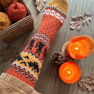 Spooky season socks Pdf knitting pattern colorwork, black cat bat skeleton skull halloween image 6