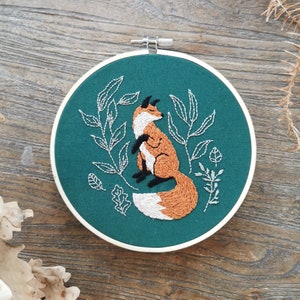 Beginner embroidery kit, printed canvas, fox available in English and French