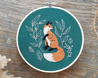 Beginner embroidery kit, printed canvas, fox available in English and French