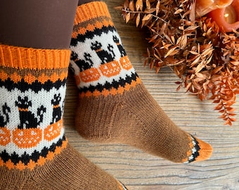 PumCat socks - Pdf knitting pattern colorwork, autumn halloween black cat pumkin spooky (available in english and french)