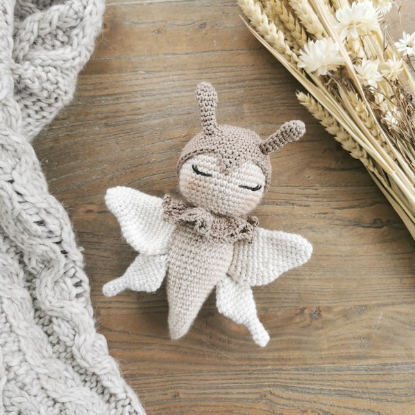 Mon joli papillon - Patron crochet PDF disponible en français et en anglais