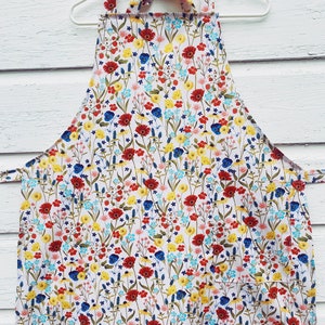 Fun Floral Apron, Floral Apron, Bright Floral Apron, Strawberry Apron, Yellow Floral Apron, White Apron, Women's Apron, Housewarming Gift