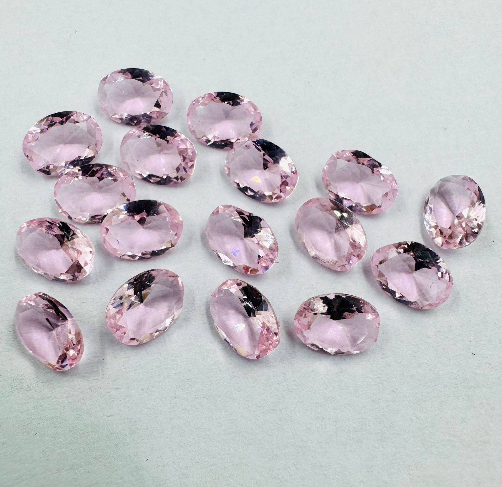 Topaze Rose Foncé Ovale 6x8mm – Pierre Naturelle, 1.96 Carats, Pureté IF, Pour Création Bijou