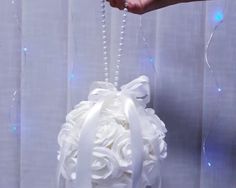 White wedding pomander, flowers ball, roses ball for wedding, flower kissing ball, white roses pomander, wedding bridesmaid flowers