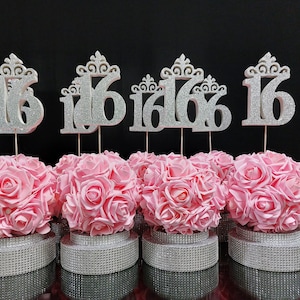 Centro de mesa para quinceañeras, centros de mesa para quinceañeras rosas, bola de rosas rosas, decoración de centro de mesa para quinceañeras, decoración de mesa para quinceañeras