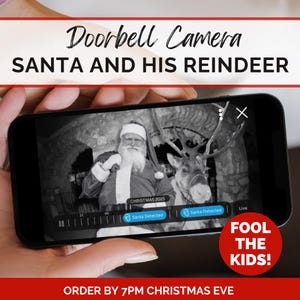 Papai Noel na porta. Capturado pela câmera. Foto de campainha de brincadeira do Papai Noel. Simulação engraçada. Engane as crianças, o Papai Noel é uma foto real. Câmera de foto do Papai Noel png.