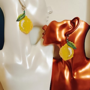Citroenrocailles: sieraden met geel fruit