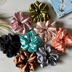 Scrunchie | Groß und Fluffy | 36 farbenfrohe Varianten | Schönes Haargummi | Chouchou | Handgemacht in Deutschland
