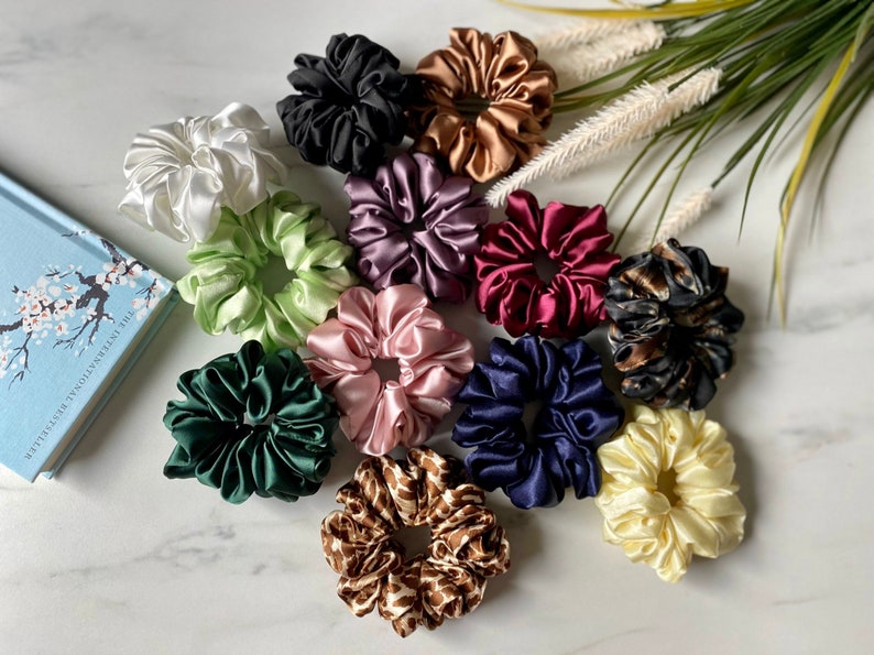 Mini Scrunchie 23 Farben Schönes Haargummi Chouchou Handgemacht in Deutschland Bild 1