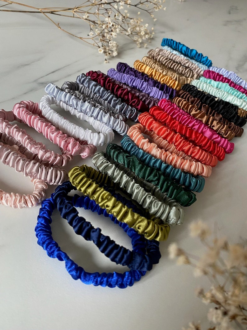 Magere scrunchie SET VAN 3 OF 5 Zijde Satijn 34 kleuren Mooie haarband Chouchou Handgemaakt in Duitsland afbeelding 1