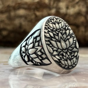 Oxidized Lotus Flower Mens Ring, Lotus Ring, Japanese Kanji Ornamental Wedding Men&#39;s Band, Sterling Silver Nature Ring, Pisces Jewelry